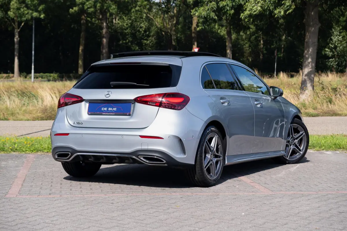 180 AMG Line|BTW|Facelift|Panoramadak|Sfeerverlichting|CarPlay|LED|Org NL NAP|1 Eig|Dealer Onderhouden
