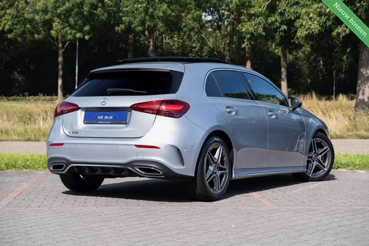 180 AMG Line|BTW|Facelift|Panoramadak|Sfeerverlichting|CarPlay|LED|Org NL NAP|1 Eig|Dealer Onderhouden