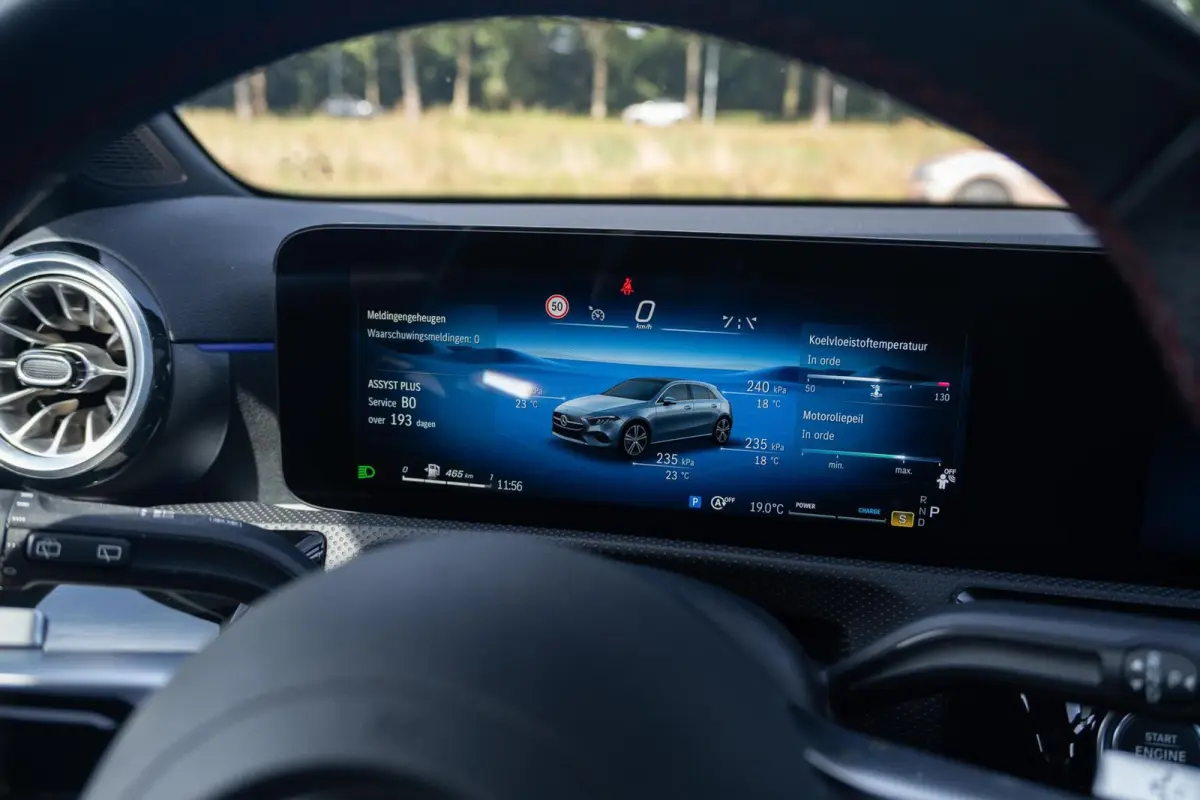 180 AMG Line|BTW|Facelift|Panoramadak|Sfeerverlichting|CarPlay|LED|Org NL NAP|1 Eig|Dealer Onderhouden