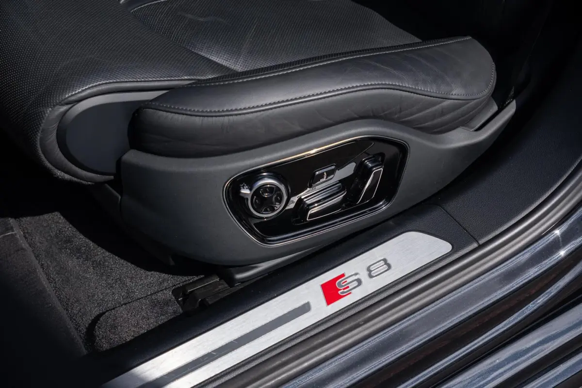 4.0 V8 TFSI S8 Quattro MY 2015|Org.NL NAP|1ste Eig.|B&O Advanced|Nachtzicht|Panoramadak|Soft Close|Massage|Top Conditie|Dealer Onderhouden