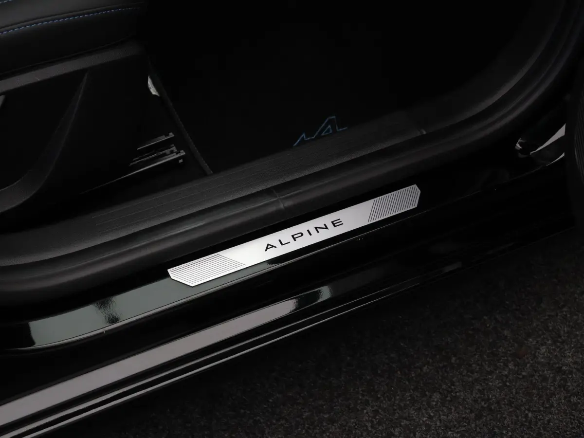 E-Tech Full Hybrid 145pk esprit Alpine | Achteruitrijcamera | Stuur- en Stoelverwarming | Adaptieve Cruise Control |