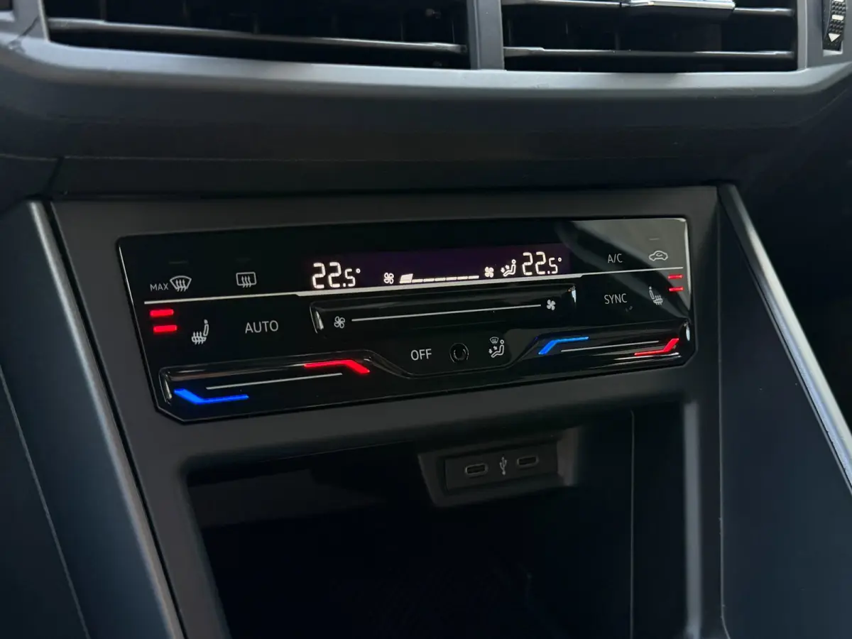 1.5 TSI R-Line IQ Light ACC Camera DSG