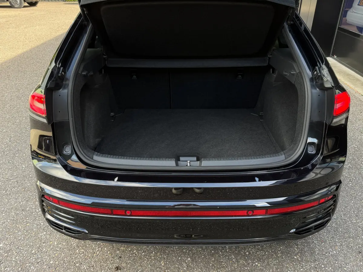 1.5 TSI R-Line IQ Light ACC Camera DSG