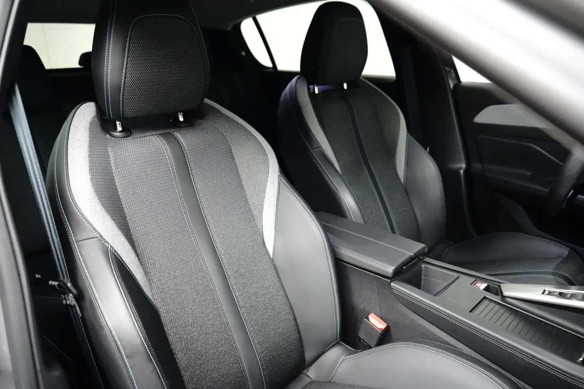 Allure EV 54 kWh 412KM Range Binnenkort Beschikbaar | Extra getint glas | Keyless entry | Lichtmetalen velgen 18"