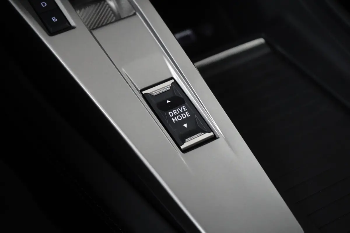 Allure EV 54 kWh 412KM Range Binnenkort Beschikbaar | Extra getint glas | Keyless entry | Lichtmetalen velgen 18"