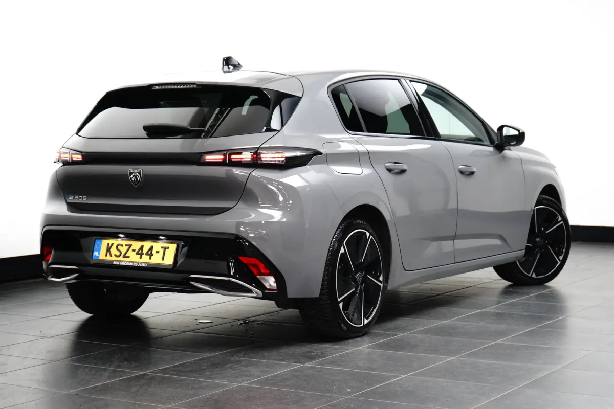 Allure EV 54 kWh 412KM Range Binnenkort Beschikbaar | Extra getint glas | Keyless entry | Lichtmetalen velgen 18"