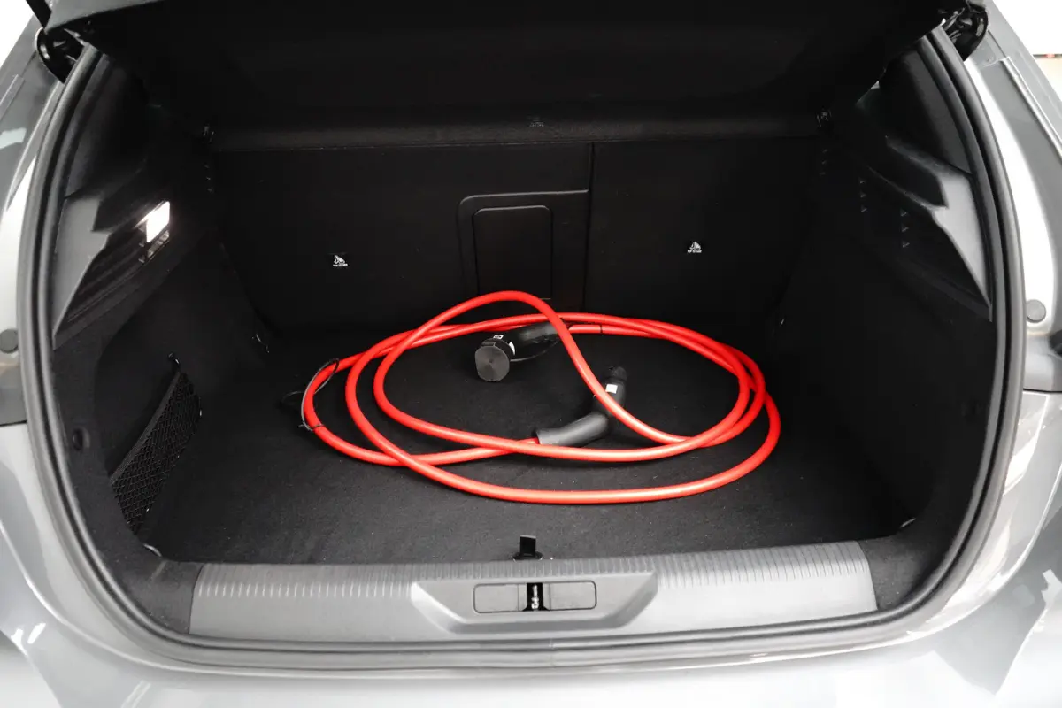 Allure EV 54 kWh 412KM Range Binnenkort Beschikbaar | Extra getint glas | Keyless entry | Lichtmetalen velgen 18"