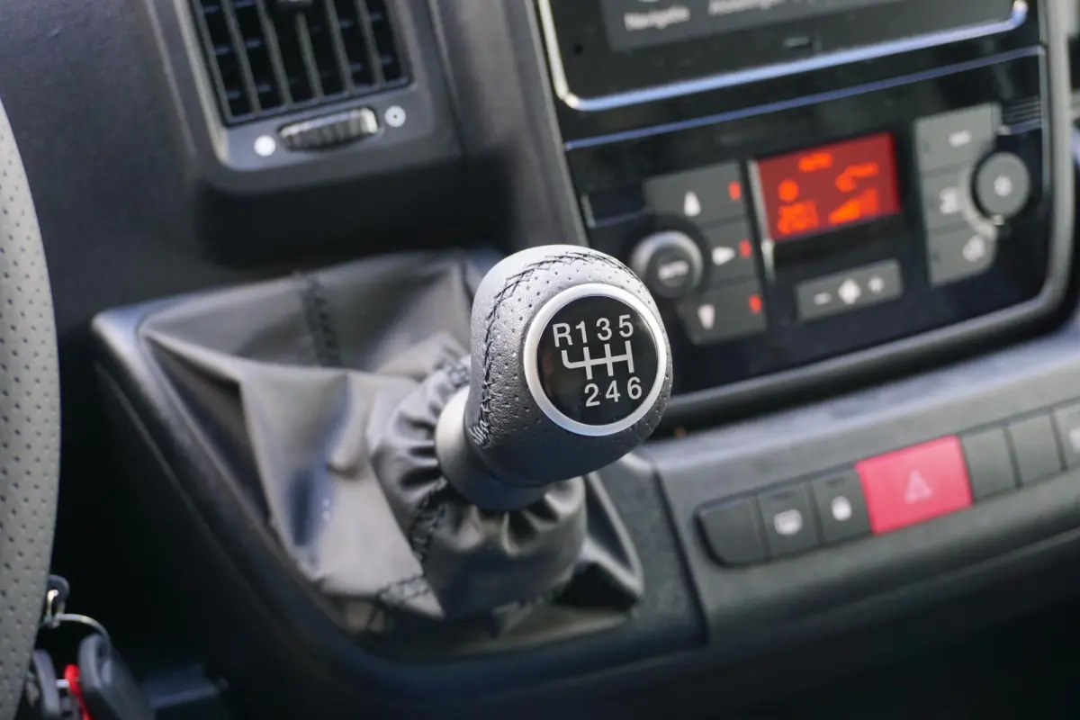 2.2 BlueHDi 140 L3H2 3.5t in Nieuwstaat |Betimmerd |BPM vrij |Trekhaak |Camera |Cruise |Navi |DEMO |EURO6D |3500 KG |Parkeersensoren |Carplay |Android auto