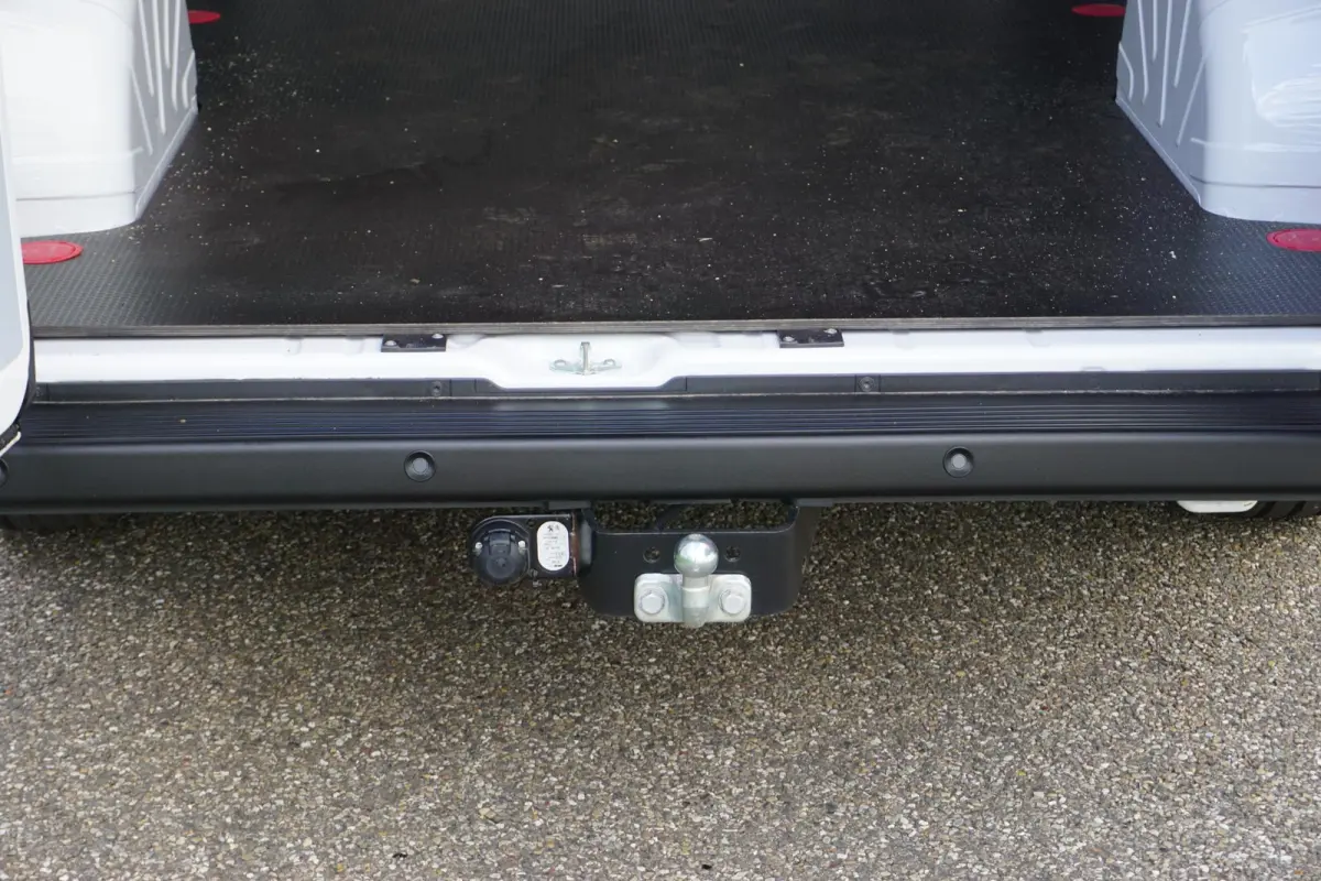 2.2 BlueHDi 140 L3H2 3.5t in Nieuwstaat |Betimmerd |BPM vrij |Trekhaak |Camera |Cruise |Navi |DEMO |EURO6D |3500 KG |Parkeersensoren |Carplay |Android auto