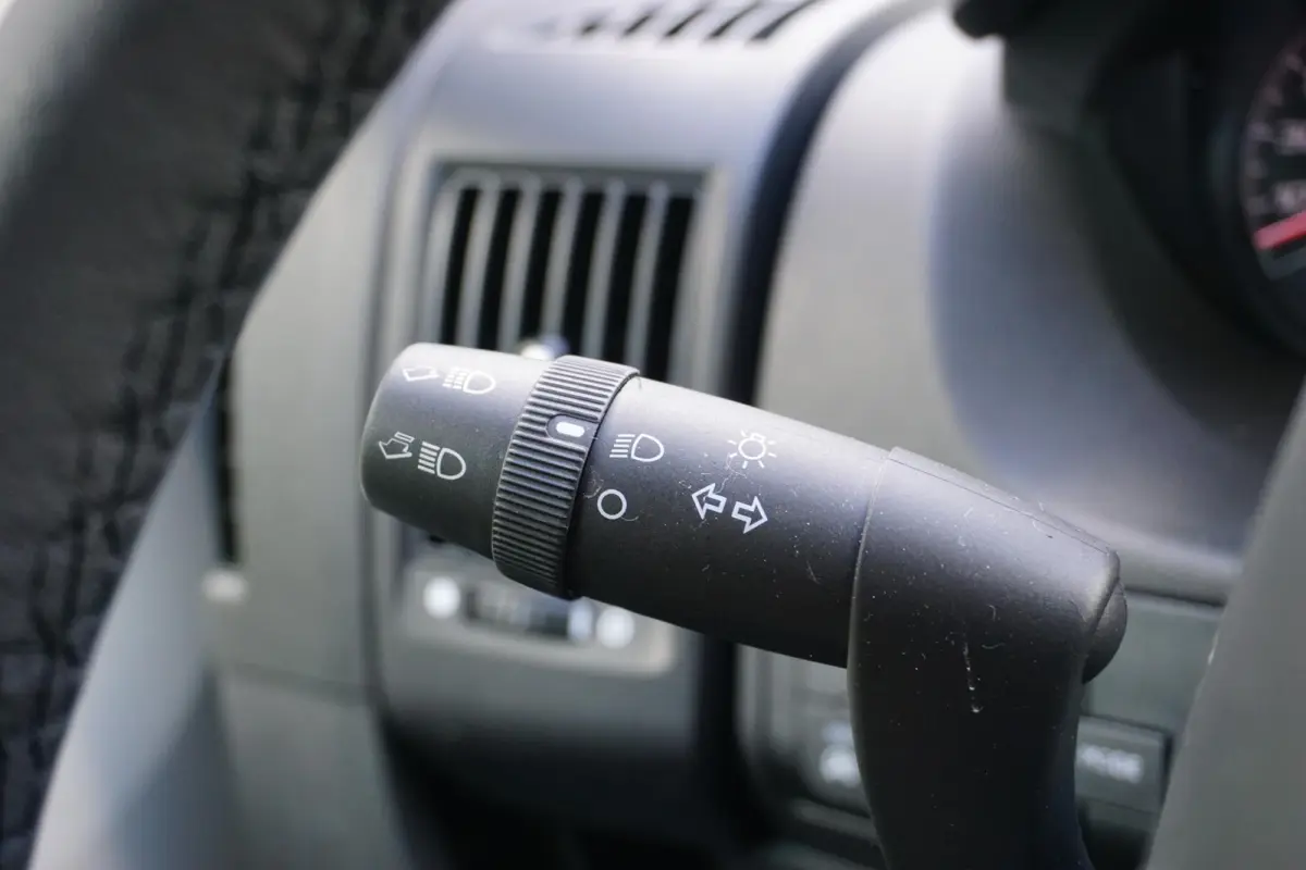 2.2 BlueHDi 140 L3H2 3.5t in Nieuwstaat |Betimmerd |BPM vrij |Trekhaak |Camera |Cruise |Navi |DEMO |EURO6D |3500 KG |Parkeersensoren |Carplay |Android auto