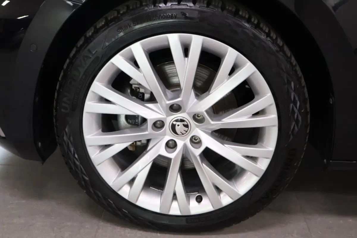 1.4 TSI iV Business Style | Panodak | 18 inch | Memory Seats