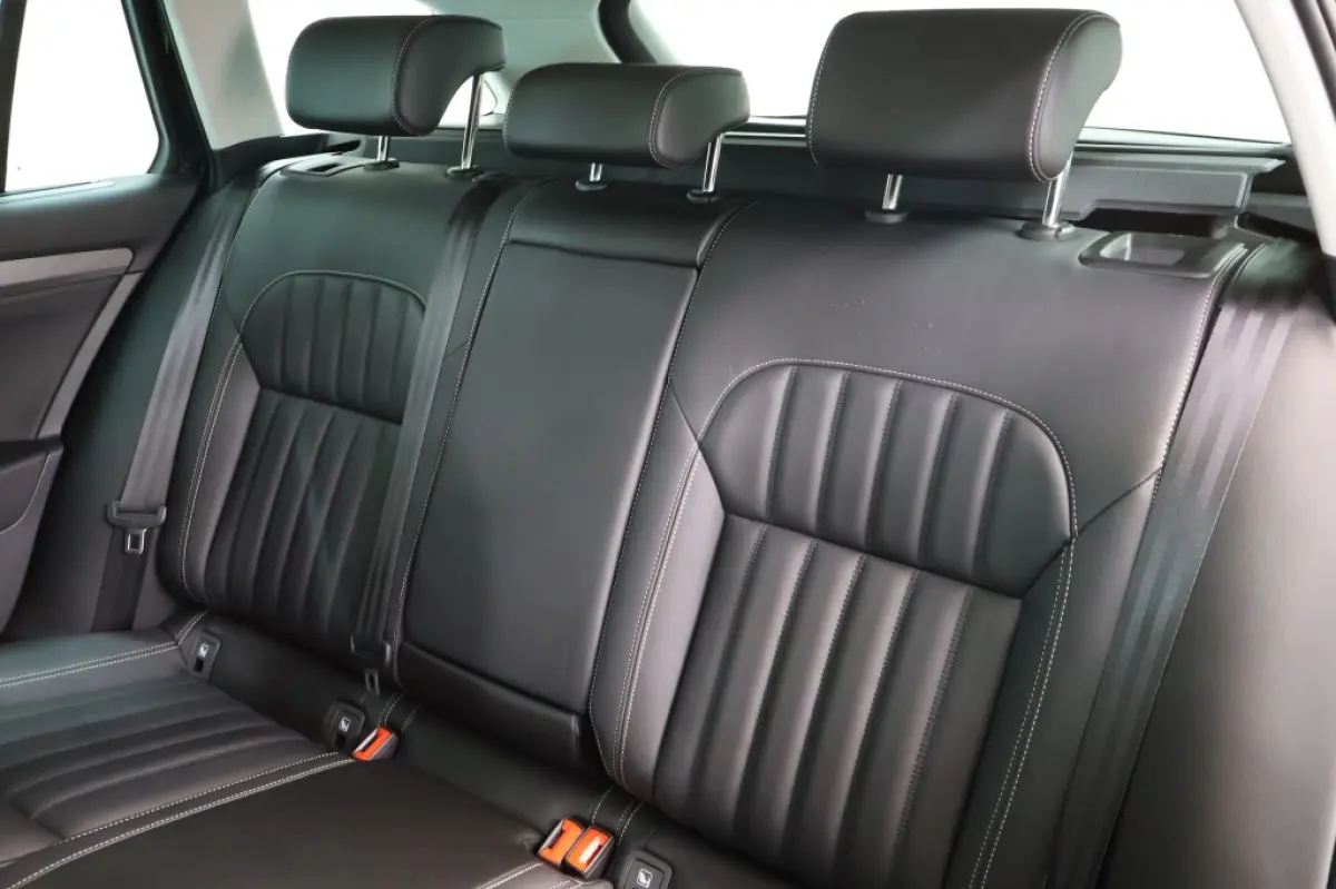 1.4 TSI iV Business Style | Panodak | 18 inch | Memory Seats