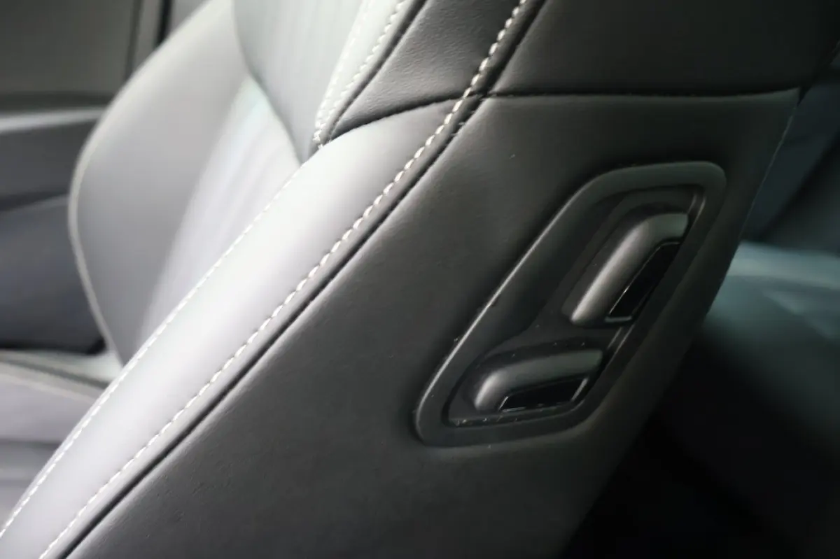 1.4 TSI iV Business Style | Panodak | 18 inch | Memory Seats