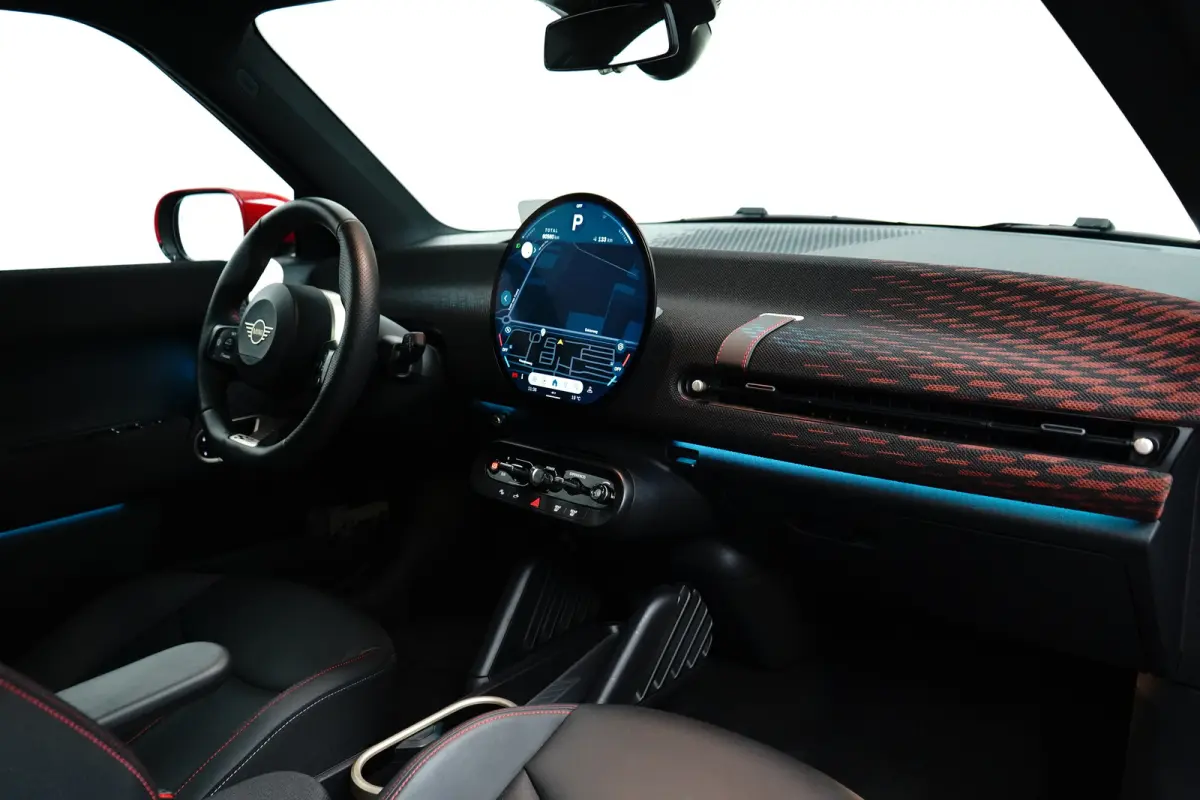 3-Deurs SE John Cooper Works XL 54.2 kWh 371KM Range | Binnenkort Beschikbaar | Achteruitrijcamera | Airco (automatisch) | Apple Carplay/Android Auto|telefoonintegratie premium