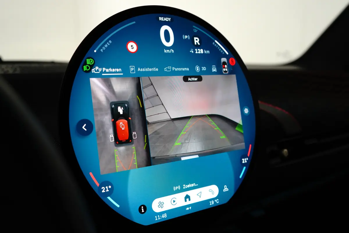 3-Deurs SE John Cooper Works XL 54.2 kWh 371KM Range | Binnenkort Beschikbaar | Achteruitrijcamera | Airco (automatisch) | Apple Carplay/Android Auto|telefoonintegratie premium