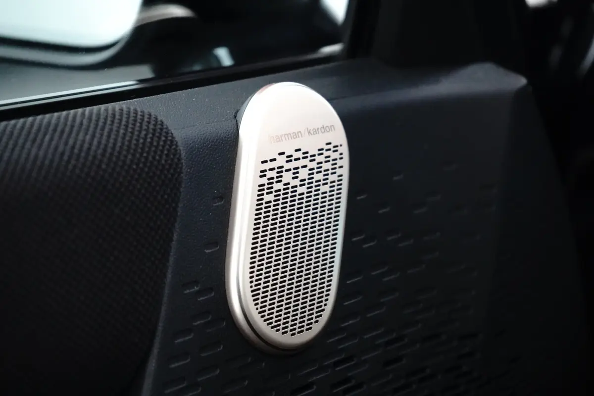 3-Deurs SE John Cooper Works XL 54.2 kWh 371KM Range | Binnenkort Beschikbaar | Achteruitrijcamera | Airco (automatisch) | Apple Carplay/Android Auto|telefoonintegratie premium