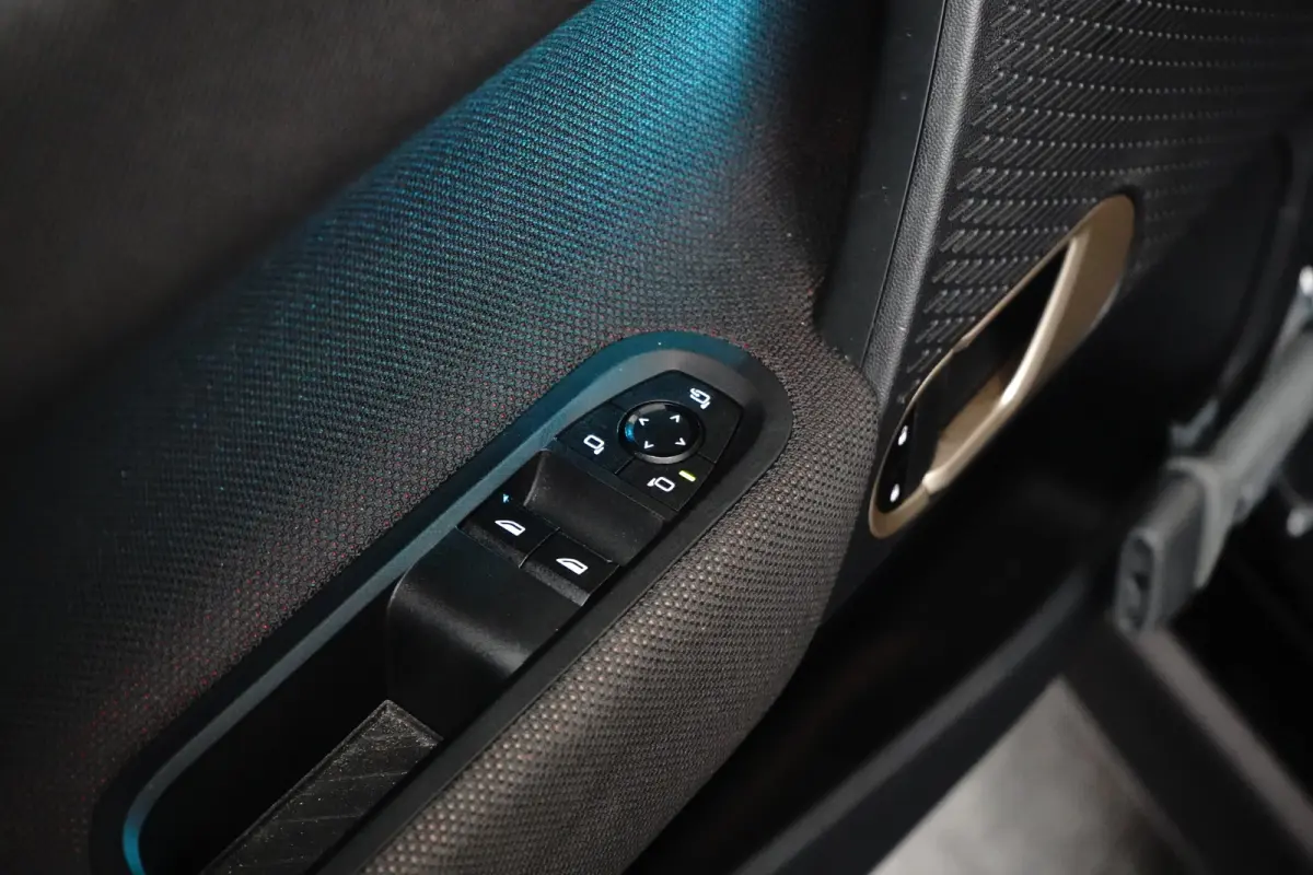 3-Deurs SE John Cooper Works XL 54.2 kWh 371KM Range | Binnenkort Beschikbaar | Achteruitrijcamera | Airco (automatisch) | Apple Carplay/Android Auto|telefoonintegratie premium