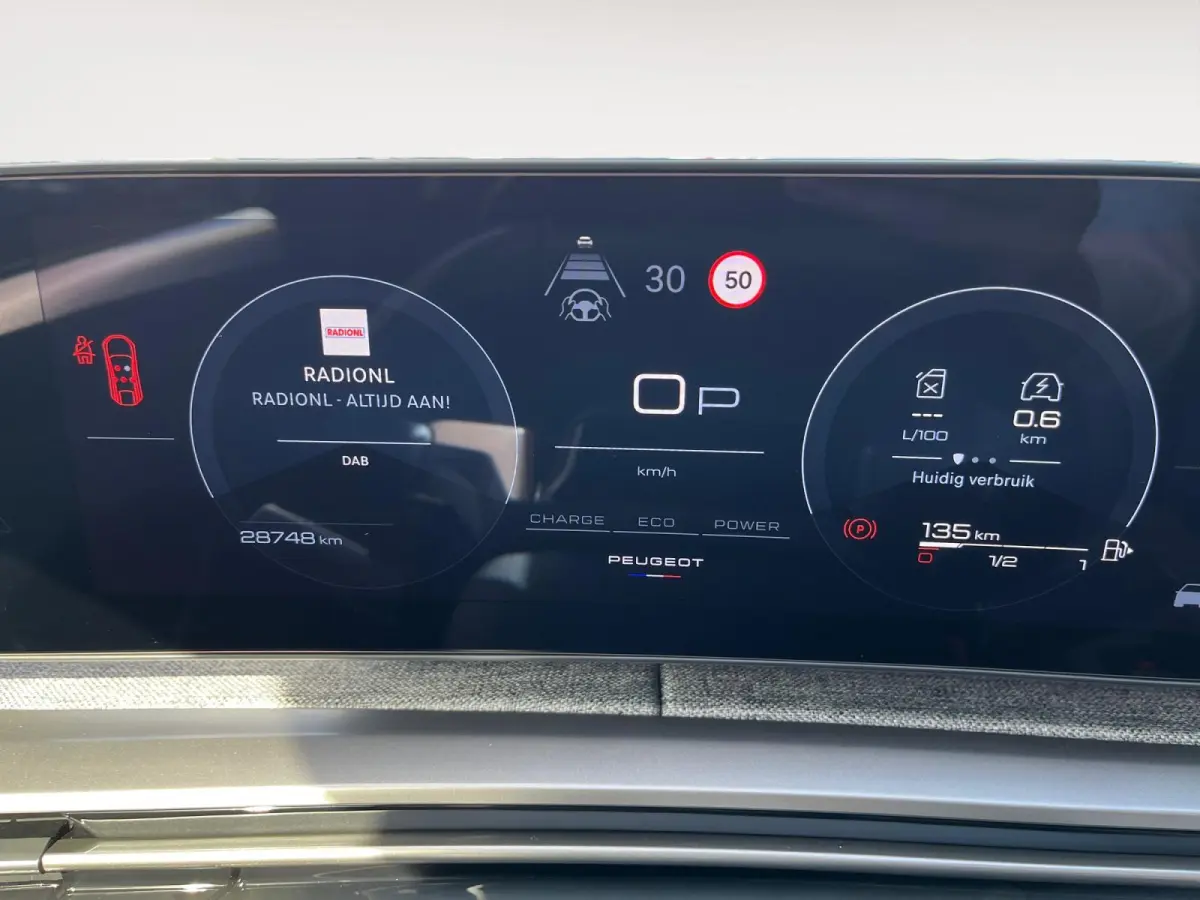 1.2 Hybrid 136 GT | Focal Audio | 360 camera | Panoramadak | Carplay