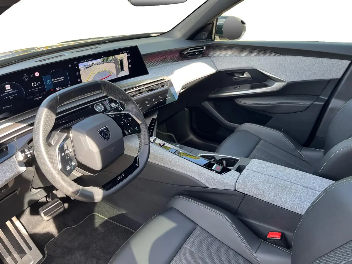 1.2 Hybrid 136 GT | Focal Audio | 360 camera | Panoramadak | Carplay