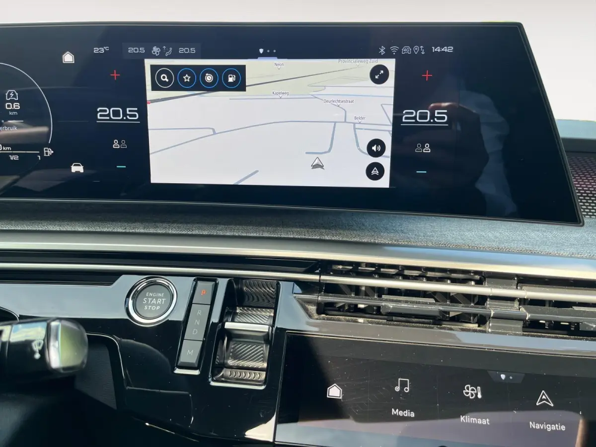 1.2 Hybrid 136 GT | Focal Audio | 360 camera | Panoramadak | Carplay
