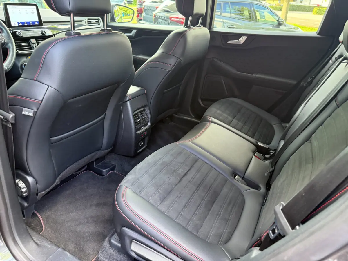 2.5 PHEV ST-Line X Trekhaak, BLIS, HUD, Adop cruise Winter pack, Navi etc. etc.