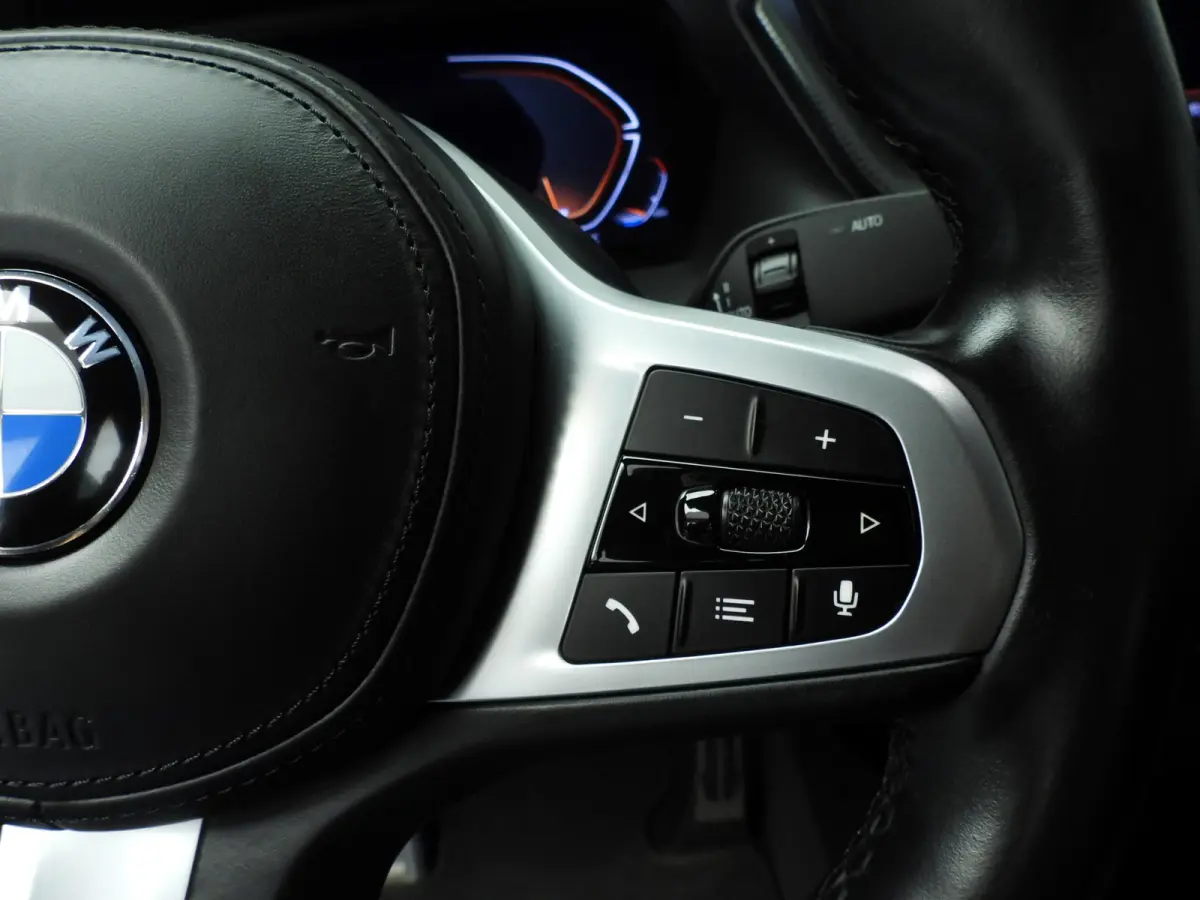 218i | M-Sportpakket | LED | Navigatie | M-Zetels | Shadow line | DAB | Hifi speakers | Alu 18 inch