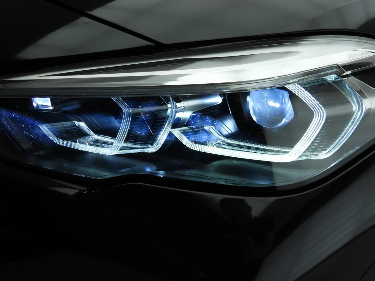 218i | M-Sportpakket | LED | Navigatie | M-Zetels | Shadow line | DAB | Hifi speakers | Alu 18 inch