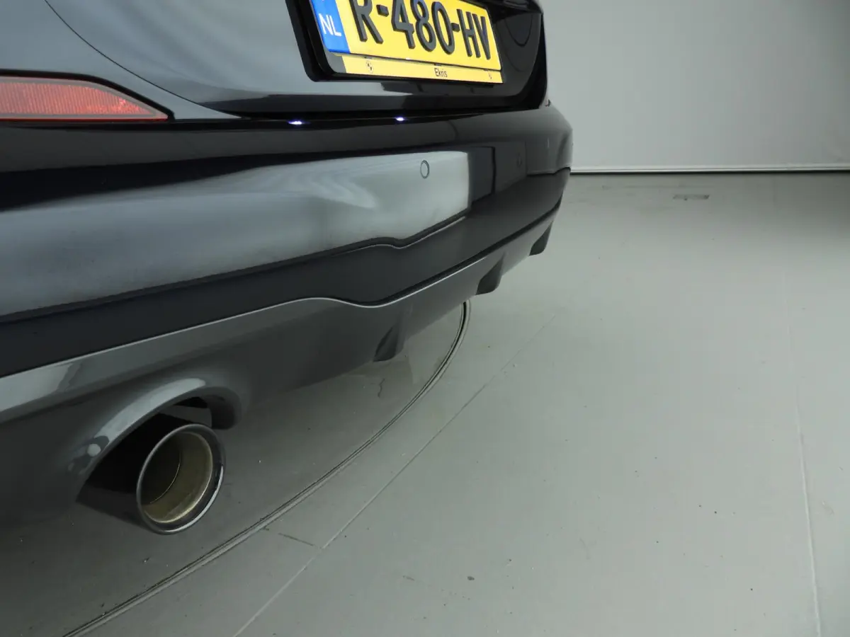 218i | M-Sportpakket | LED | Navigatie | M-Zetels | Shadow line | DAB | Hifi speakers | Alu 18 inch