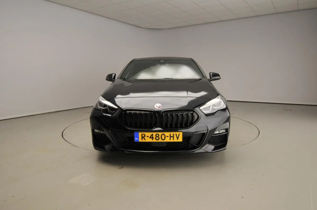 218i | M-Sportpakket | LED | Navigatie | M-Zetels | Shadow line | DAB | Hifi speakers | Alu 18 inch