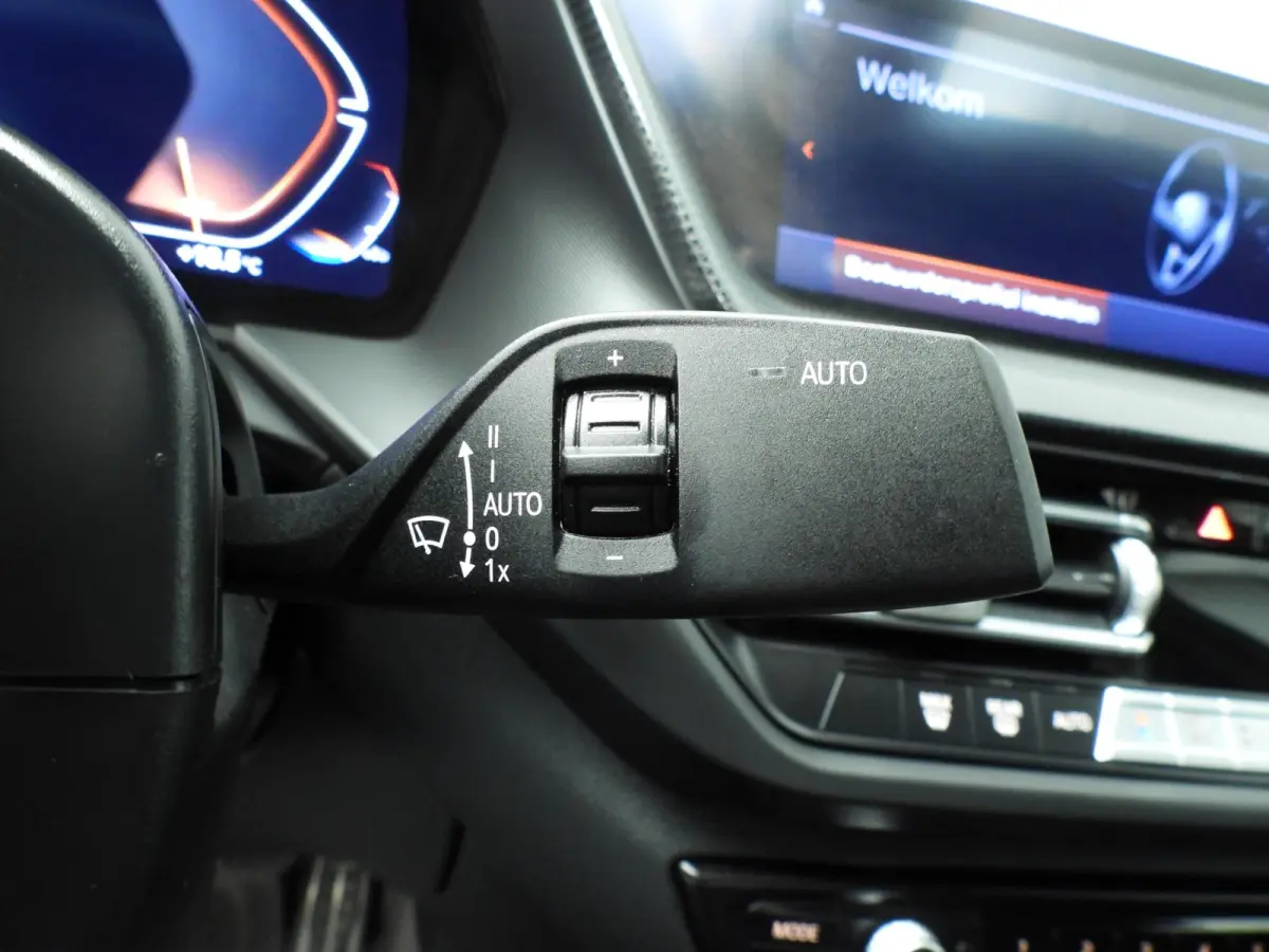 218i | M-Sportpakket | LED | Navigatie | M-Zetels | Shadow line | DAB | Hifi speakers | Alu 18 inch