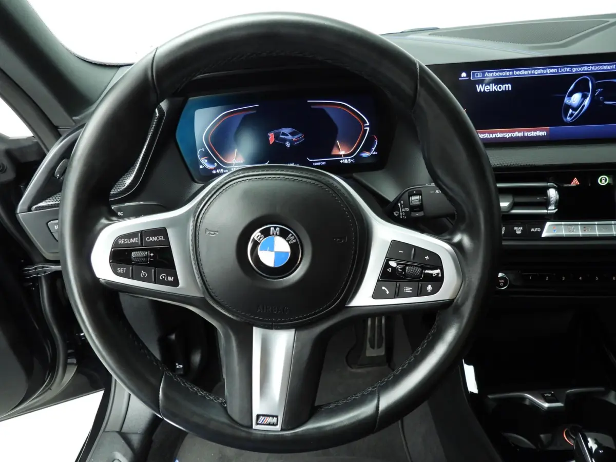218i | M-Sportpakket | LED | Navigatie | M-Zetels | Shadow line | DAB | Hifi speakers | Alu 18 inch
