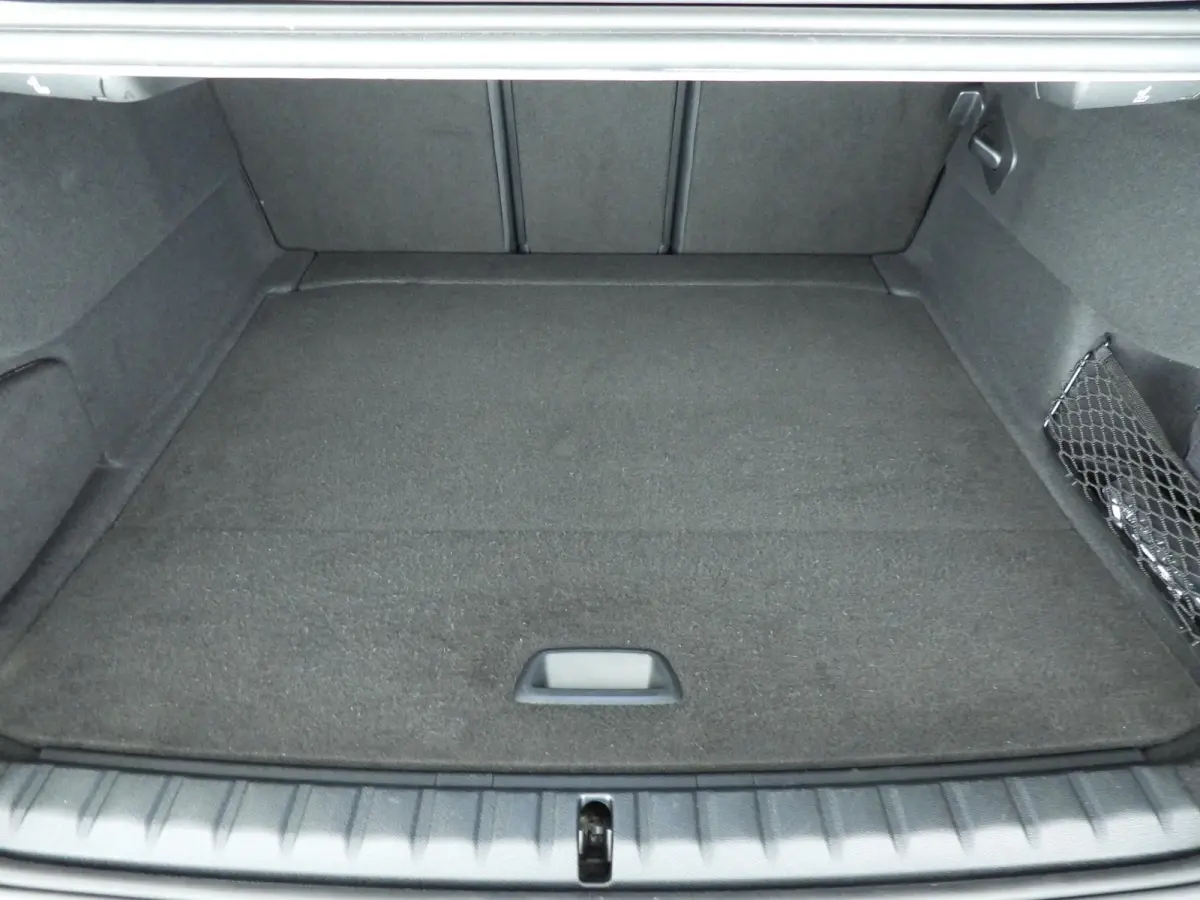 218i | M-Sportpakket | LED | Navigatie | M-Zetels | Shadow line | DAB | Hifi speakers | Alu 18 inch