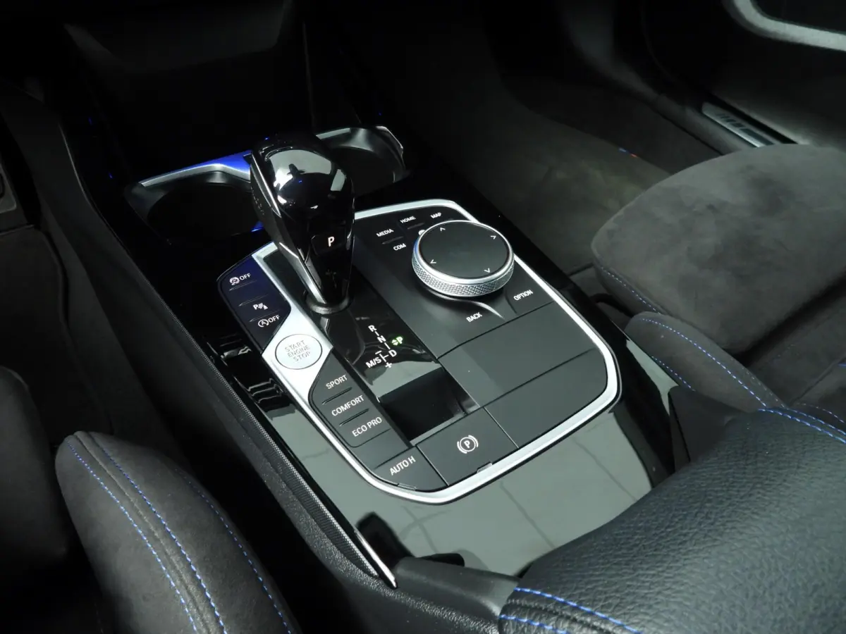 218i | M-Sportpakket | LED | Navigatie | M-Zetels | Shadow line | DAB | Hifi speakers | Alu 18 inch