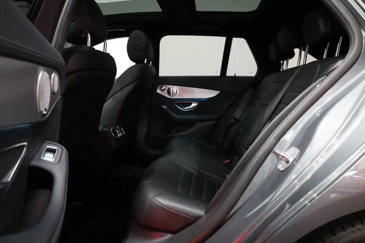 AMG 43 4MATIC 367+PK LED/PANORAMADAK/LEDER+S.VERWARMING/19" LMV/360 CAM/CRUISE/ECC/12 MND GARANTIE!