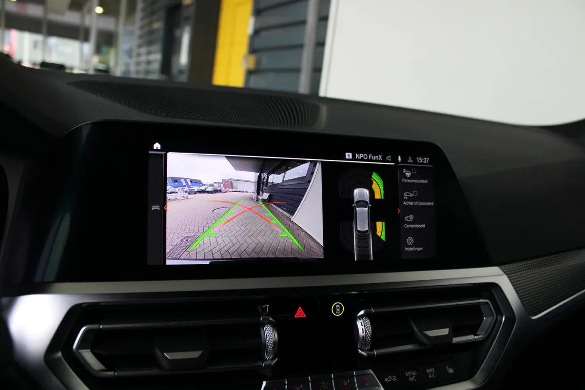320i High Executive | M sport | Alcantara | Stoelverwarming | Elektr. Achterklep | Sportstoelen |