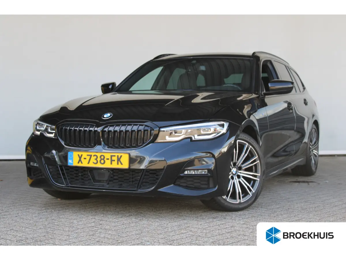 320i High Executive | M sport | Alcantara | Stoelverwarming | Elektr. Achterklep | Sportstoelen |