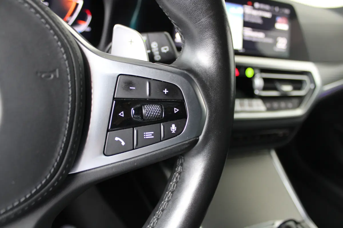320i High Executive | M sport | Alcantara | Stoelverwarming | Elektr. Achterklep | Sportstoelen |