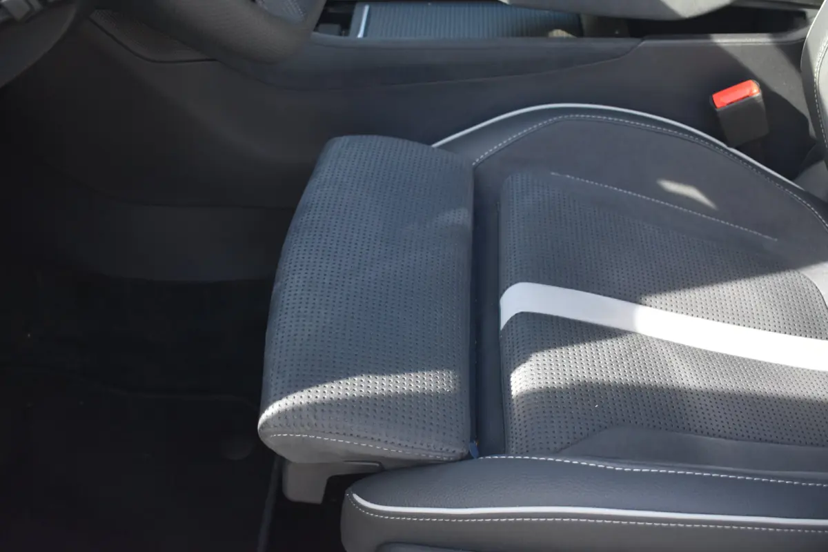 Sportline Business | SCHUIFDAK | STOEL+STUUR VERW. | ELEK.STOELEN | TREKHAAK | ADAPT.CRUISE | 3-ZONE CLIMA | DAB+ | CAMERA | FULL.LED |