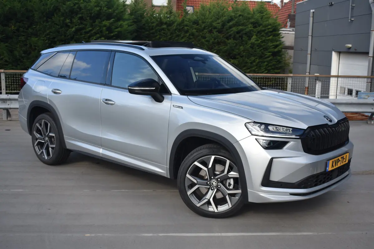 Sportline Business | SCHUIFDAK | STOEL+STUUR VERW. | ELEK.STOELEN | TREKHAAK | ADAPT.CRUISE | 3-ZONE CLIMA | DAB+ | CAMERA | FULL.LED |