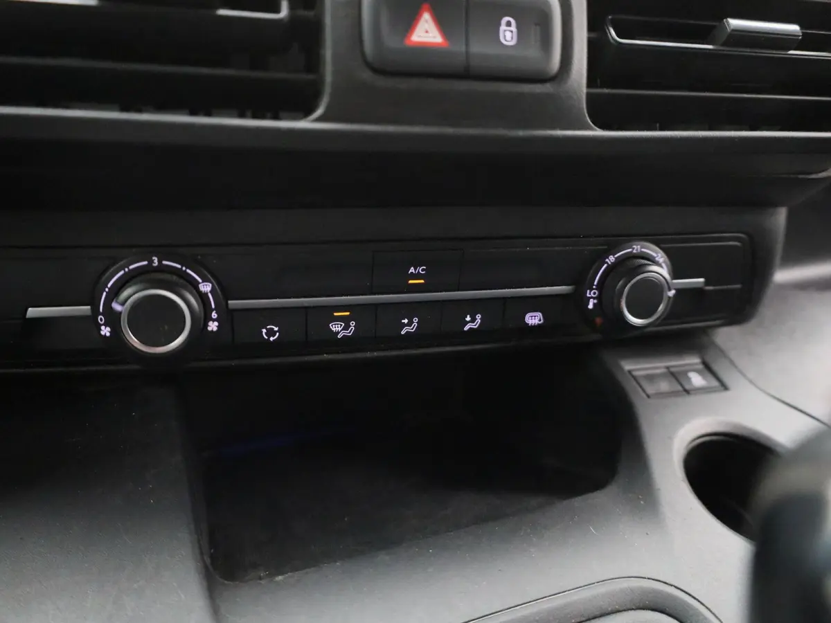 1.5D L1H1 Edition | Airconditioning | Bluetooth | Zijschuifdeur |