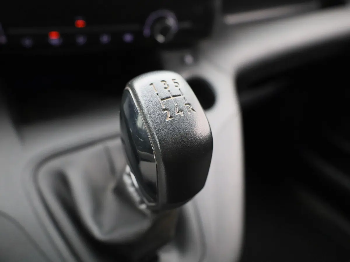 1.5D L1H1 Edition | Airconditioning | Bluetooth | Zijschuifdeur |