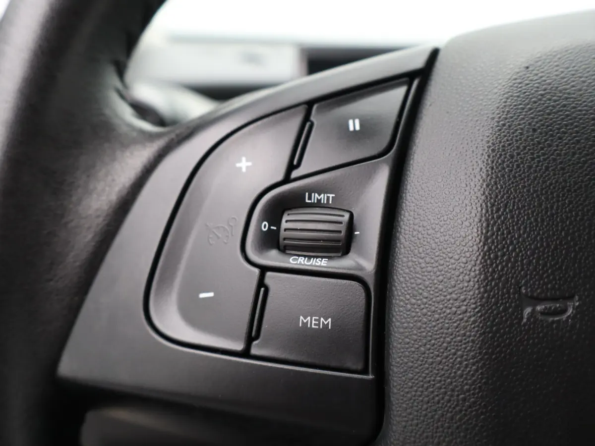 1.2 PureTech Business Cruise Control | Climate Control | Apple Carplay/Android Auto | Parkeersensoren