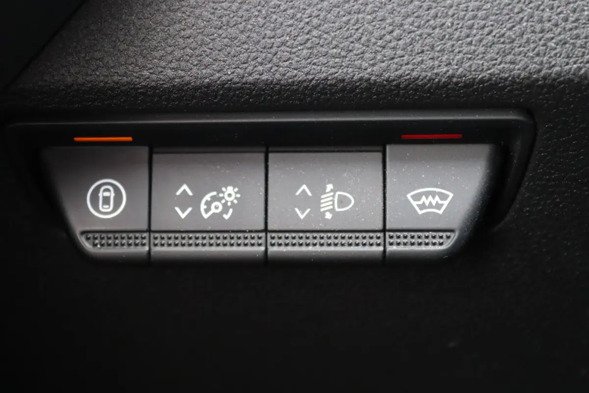 L2H2 Limited 87 kWh Apple Carplay/Android Auto | Climate