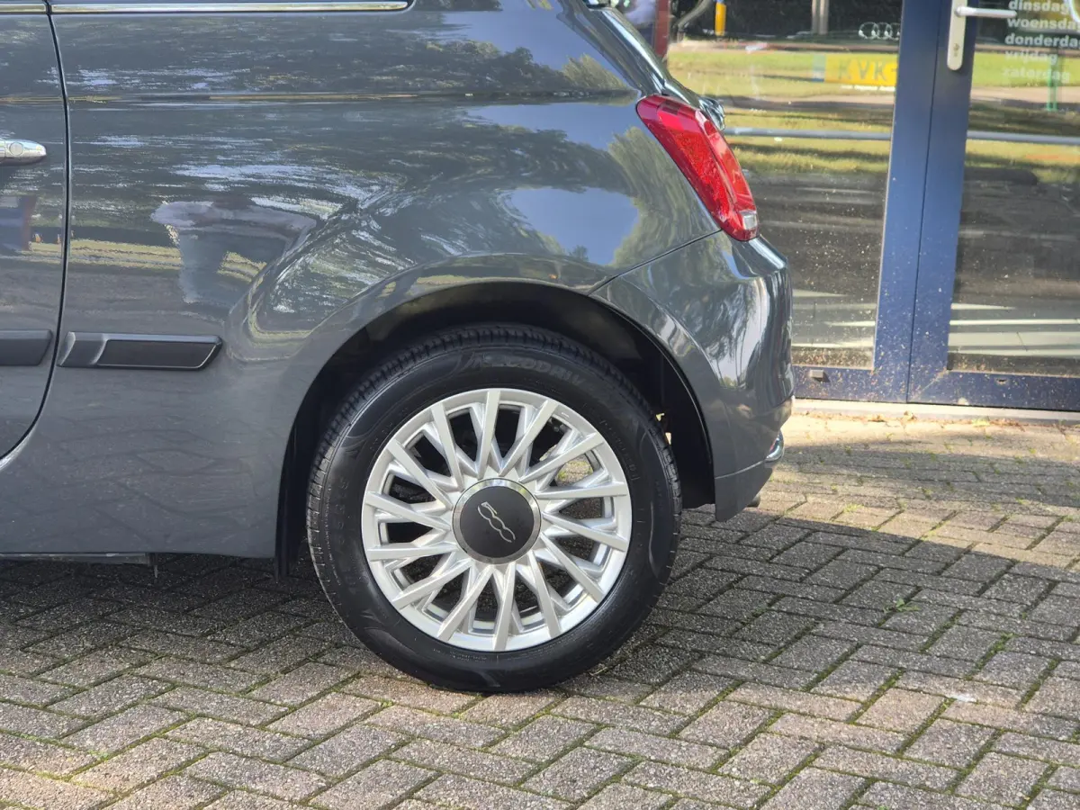0.9 TwinAir Turbo Lounge | Schuif / kanteldak | Navigatie | Lederen bekleding |Airconditioning | Licht metalen velgen