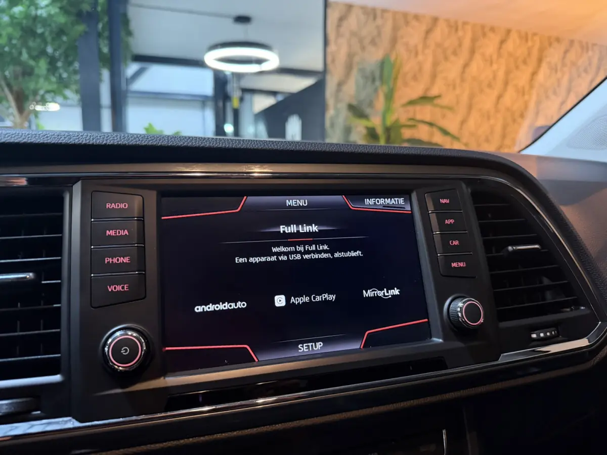 1.0 EcoTSI Style Edition|Lava Blue|Dealer Onderhouden|AllSeason|Virtual Cockpit|LED|Navi|CarPlay|Cruise|PDC|Rijklaar