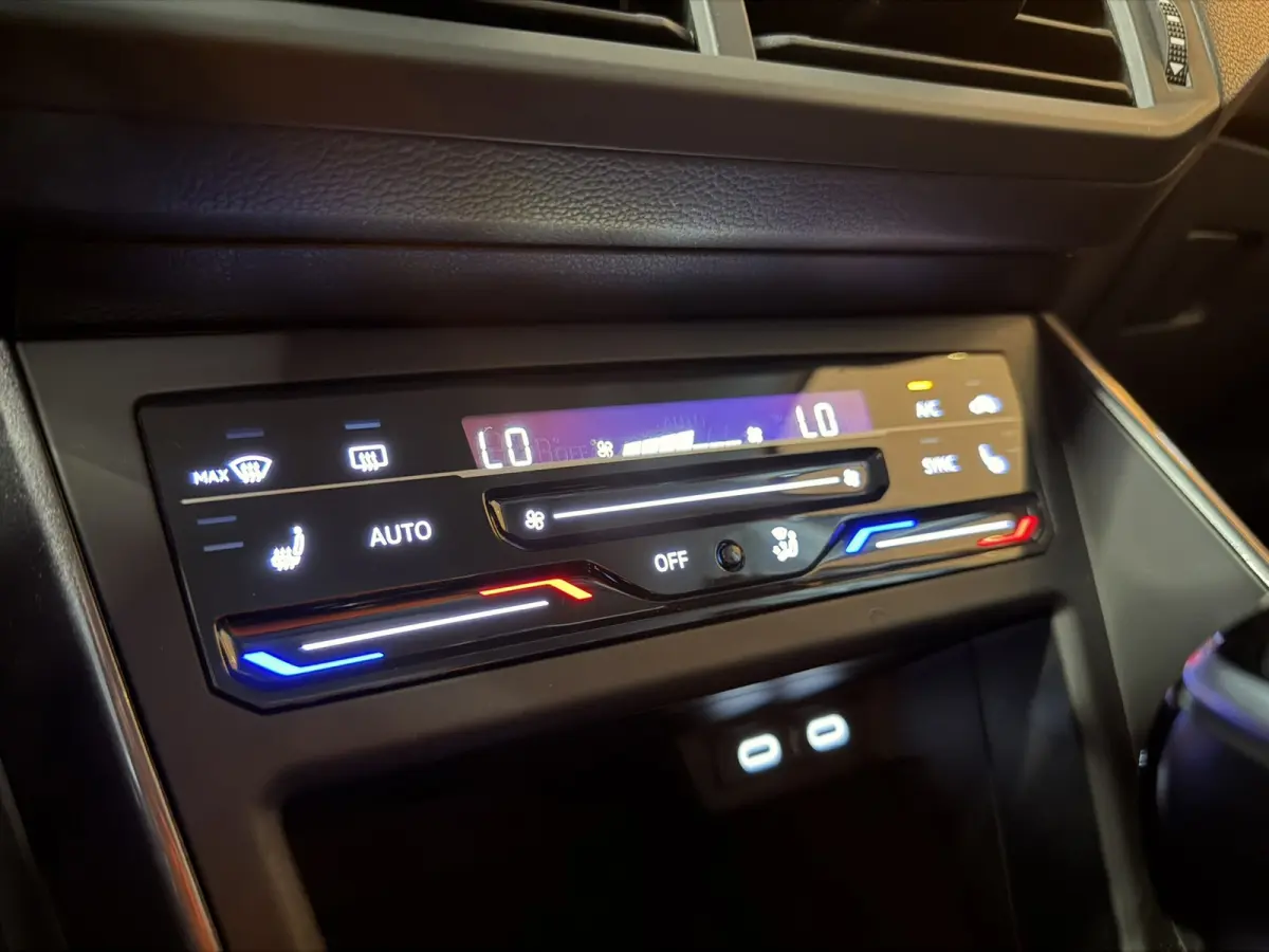1.0 TSI Style|IQ.Light|Carplay|Virtual Cockpit|Keyless|Camera|Alcantara|Adaptieve Cruise|StoelVW|Rijklaar