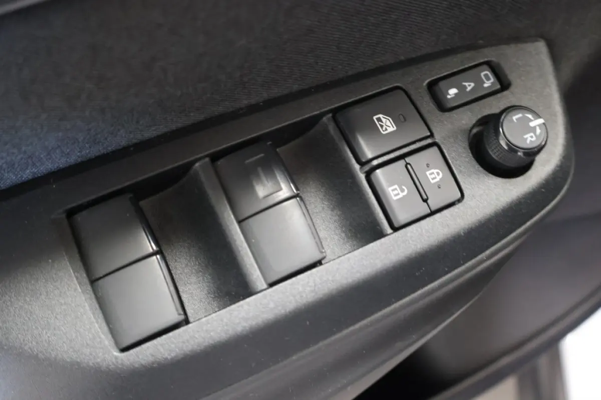 1.5 Hybrid GR Sport | Two-Tone | HUD