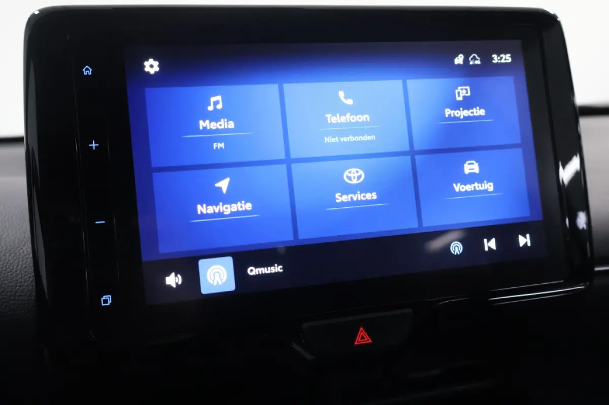 1.5 Hybrid GR Sport | Two-Tone | HUD
