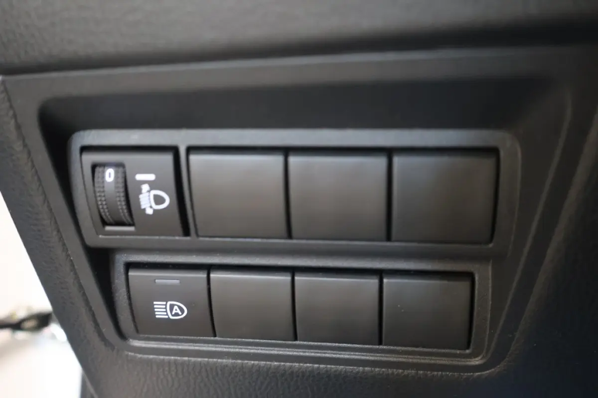 1.5 Hybrid GR Sport | Two-Tone | HUD