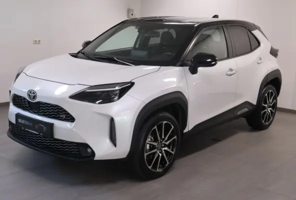 1.5 Hybrid GR Sport | Two-Tone | HUD
